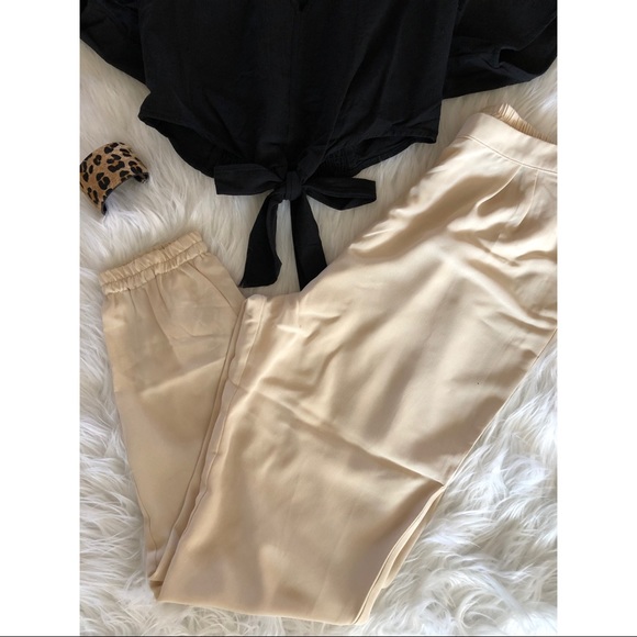 Pleated joggers in sand - Picture 5 of 5